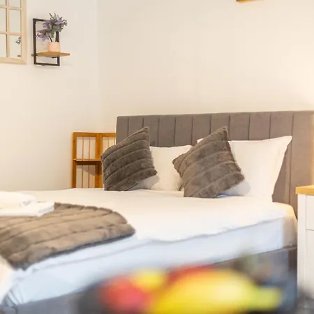 Apartment Sun X Mountains - Black Church