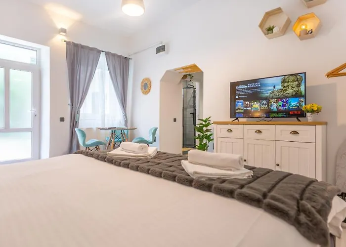 Apartment Sun X Mountains - Black Church