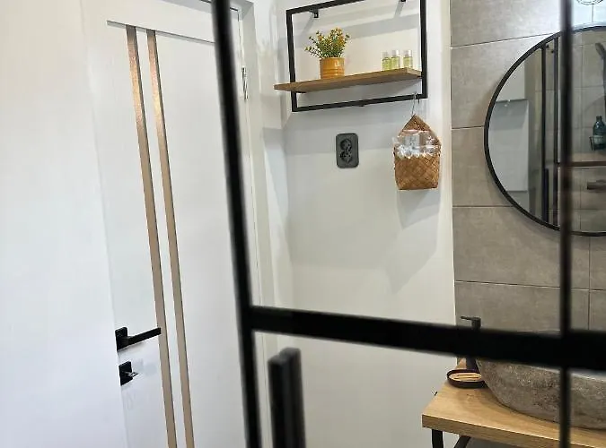 Sun X Mountains - Black Church Apartment *